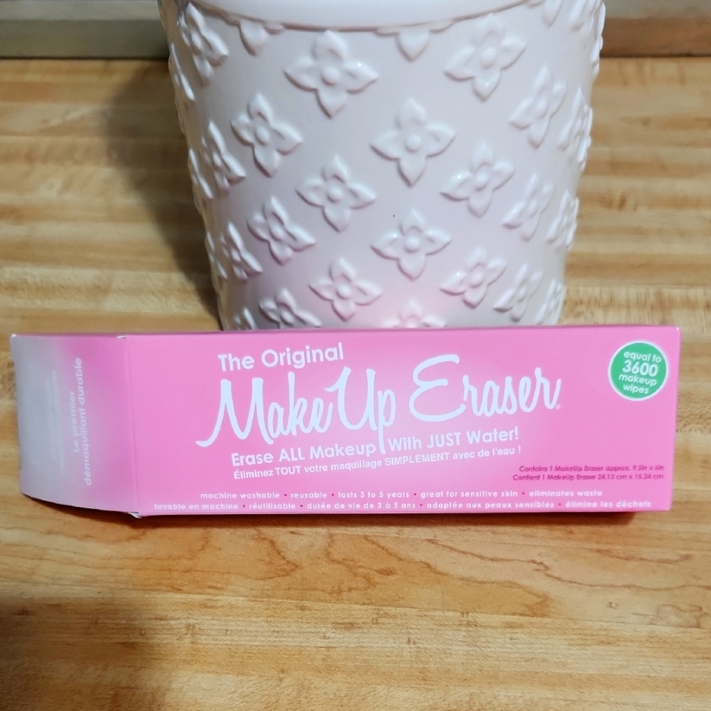 THE ORIGIONAL MAKEUP ERASER